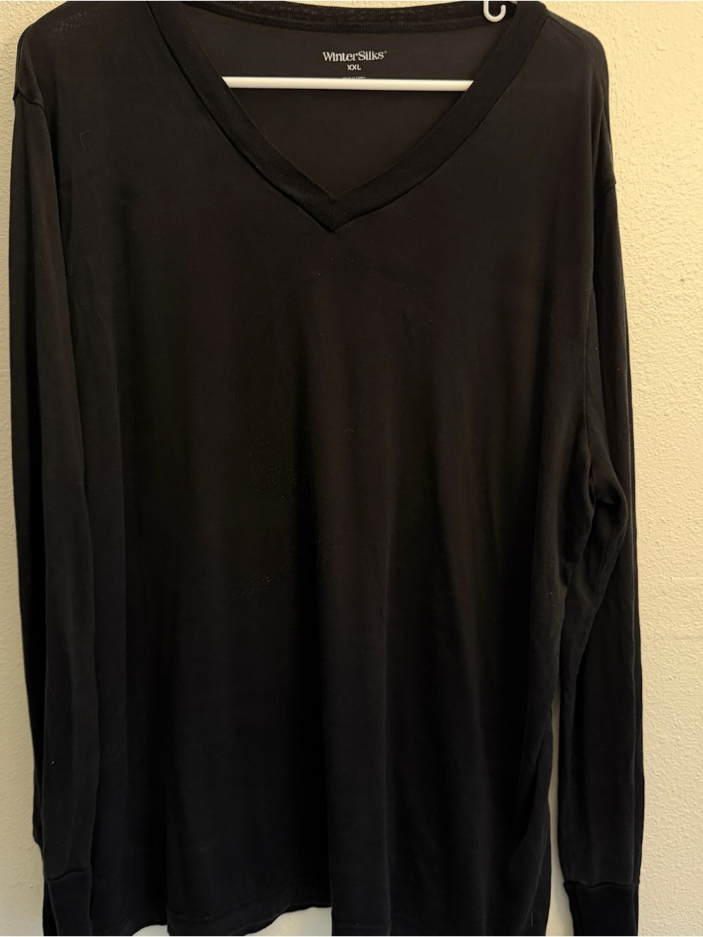 WinterSilks Women’s Black V-Neck Long Sleeve Tee, Base Layer sz L
